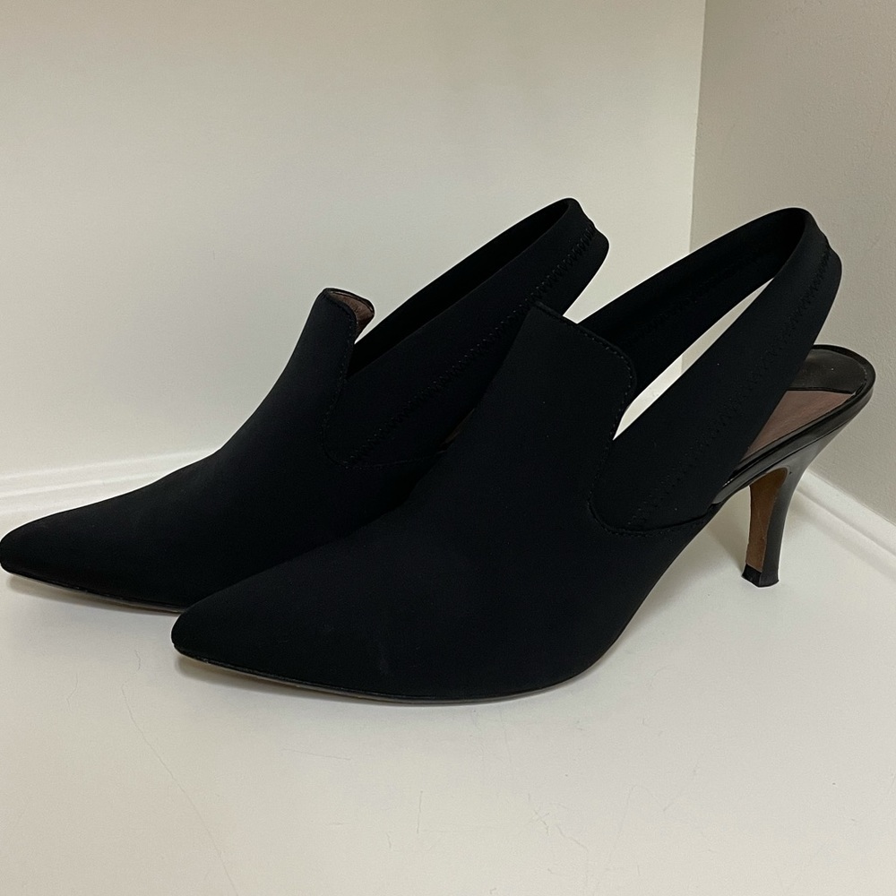 Donald Pliner Size 8 1/5 Black Heel